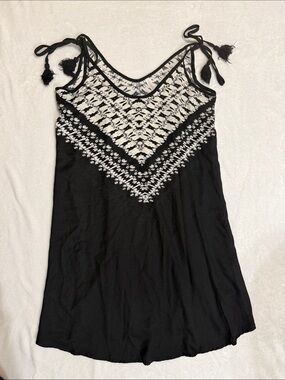 EUC black and cream slip dress with Pom Pom shoulder ties SM